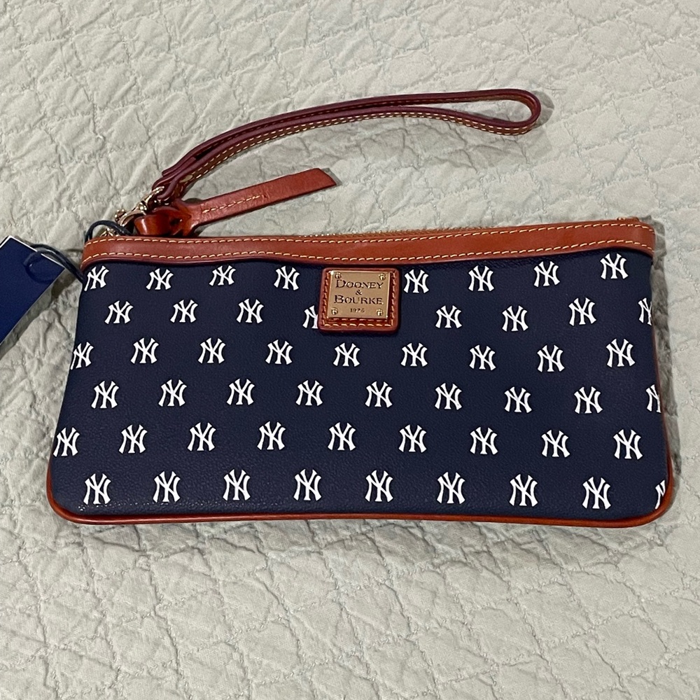 Dooney & Bourke NY Yankees Wristlet Clutch Wallet